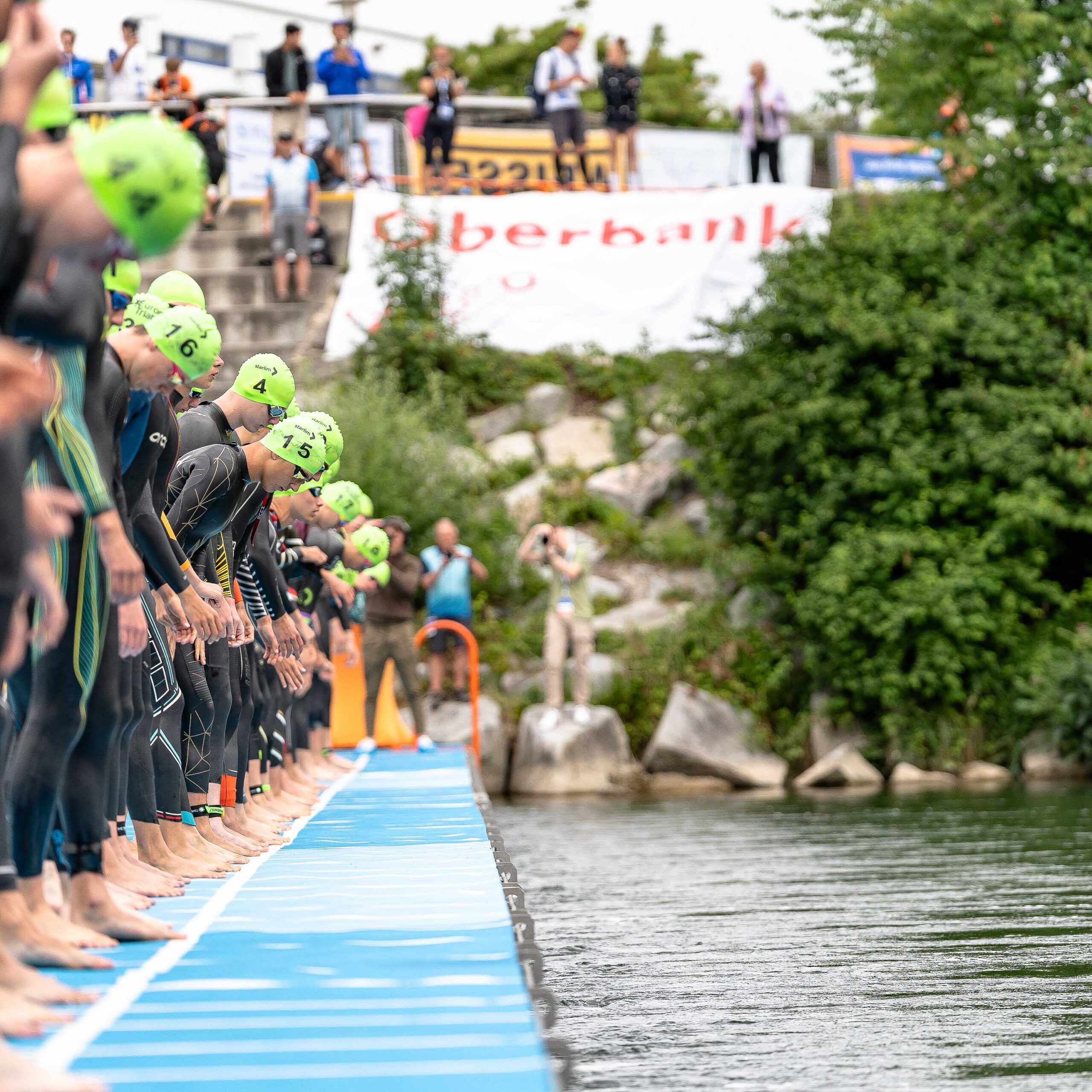 Schwimmstart beim Wels Triathlon