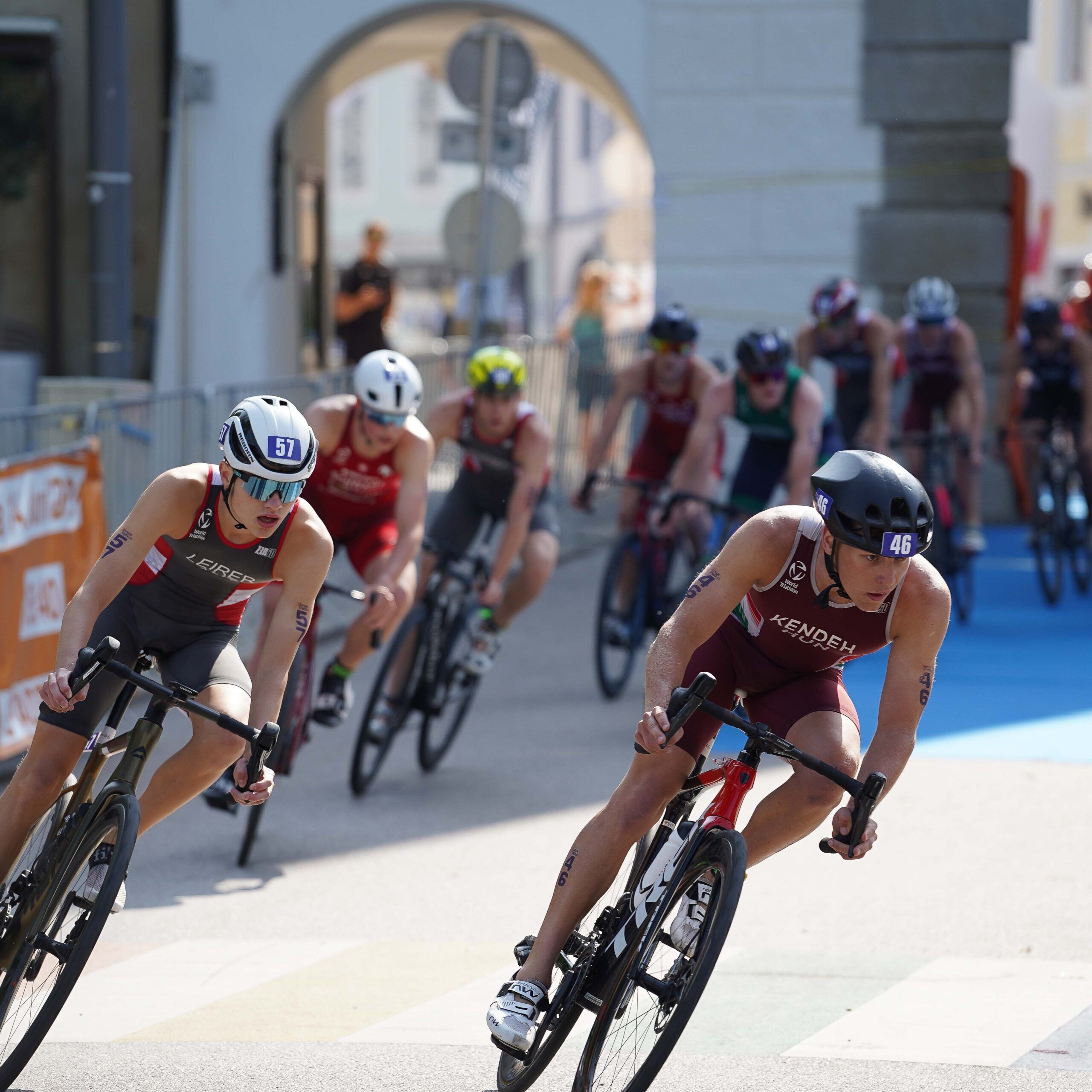 Triathleten am Rennrad